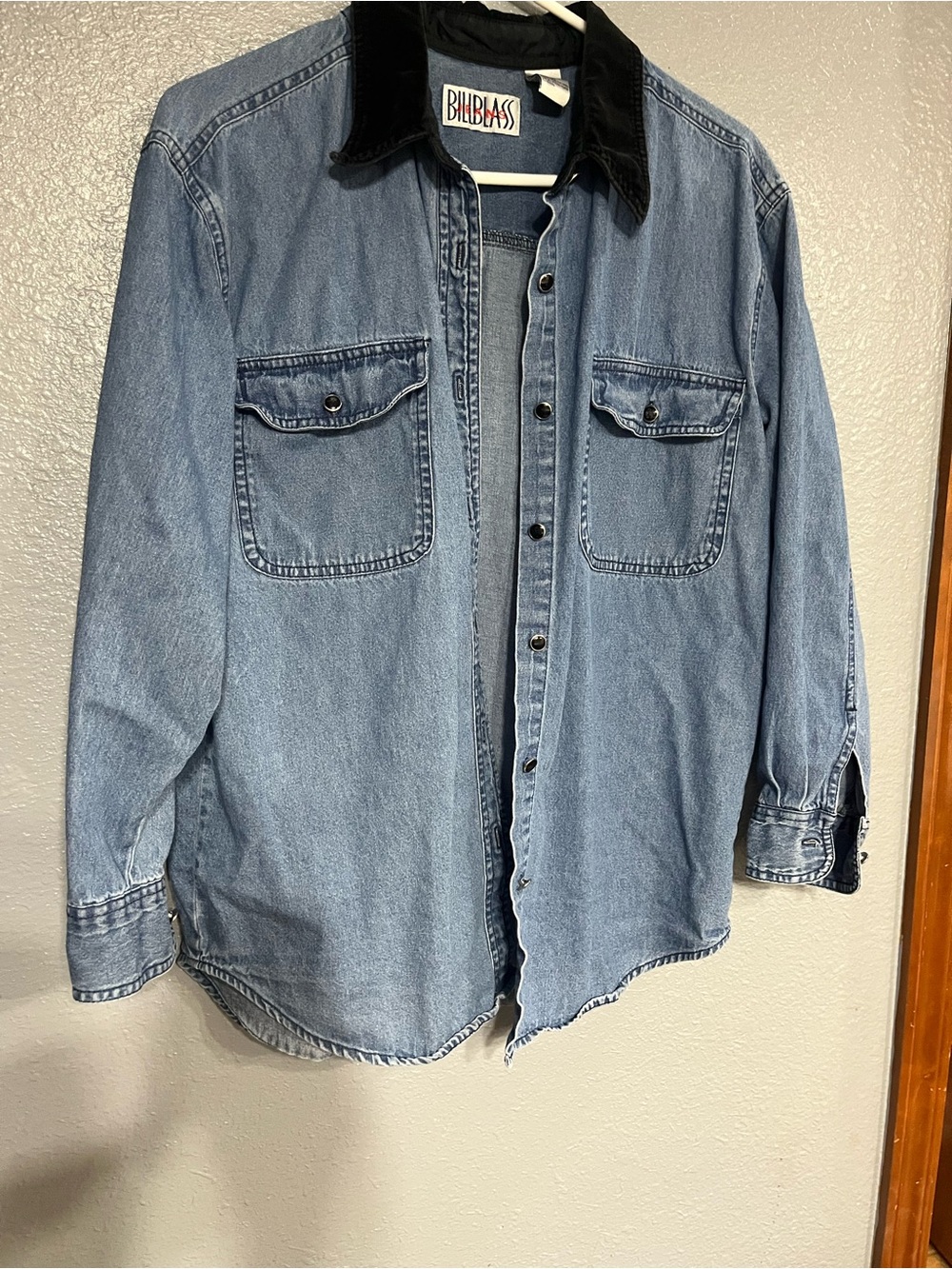 Vintage 90's Bill Blass Men's Light Blue Denim Shirt Jacket with Black Collar L